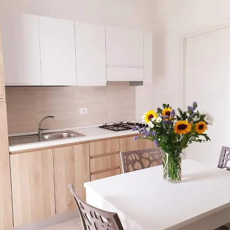 Ξενοδοχείο με διαμερίσματα Alba Βιέστε