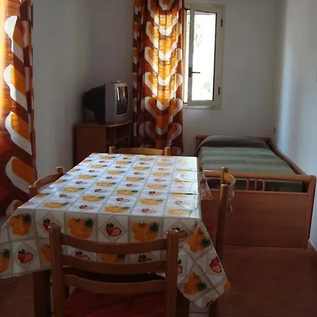 Ξενοδοχείο με διαμερίσματα Alba Βιέστε