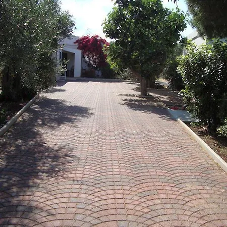 Ξενοδοχείο με διαμερίσματα Alba 4*