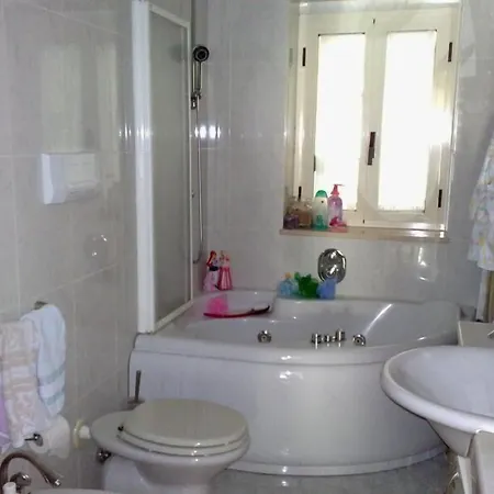 מלון דירות Alba 4*